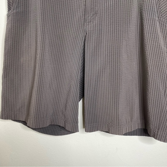 LULULEMON Men's Kahuna Seersucker Striped Golf Shorts Size 38 Outdoor - Picture 7 of 16